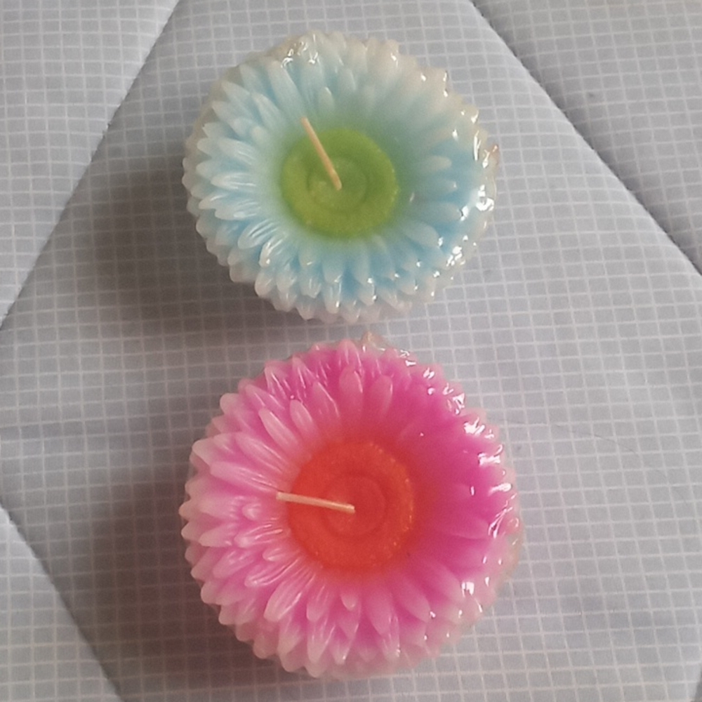 Bundle of Two Floating Yankee Candles